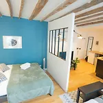 Grand Studio Loft Bien Equipe A Paris 15 - 2P
